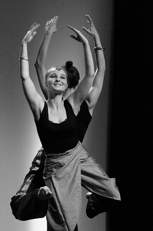 Kalina Duwadzińska i Natalia Krzemieńska (Teatr Tańca "Nie Tylko Flamenco" przedstawia...)